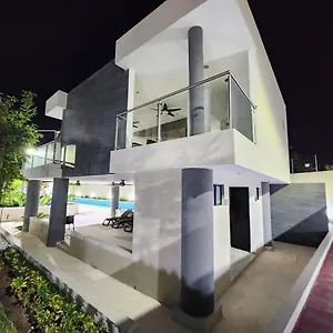 Astoria Gated Cancún